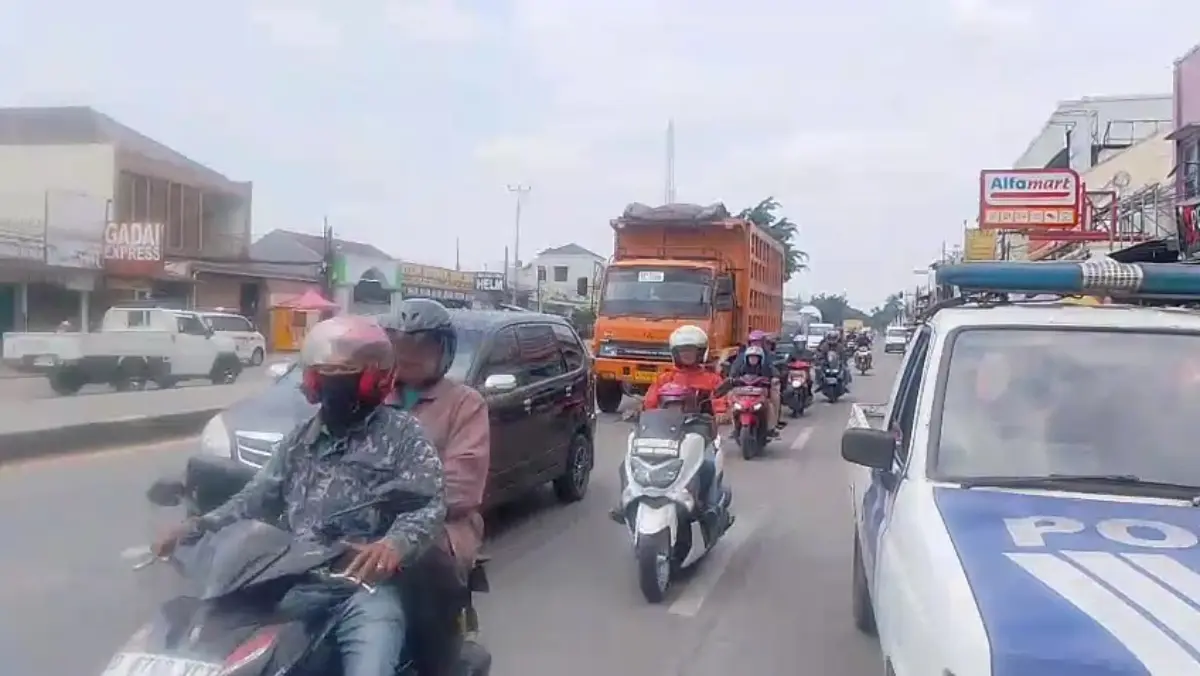 Arus Lalu Lintas di Jalur Selatan