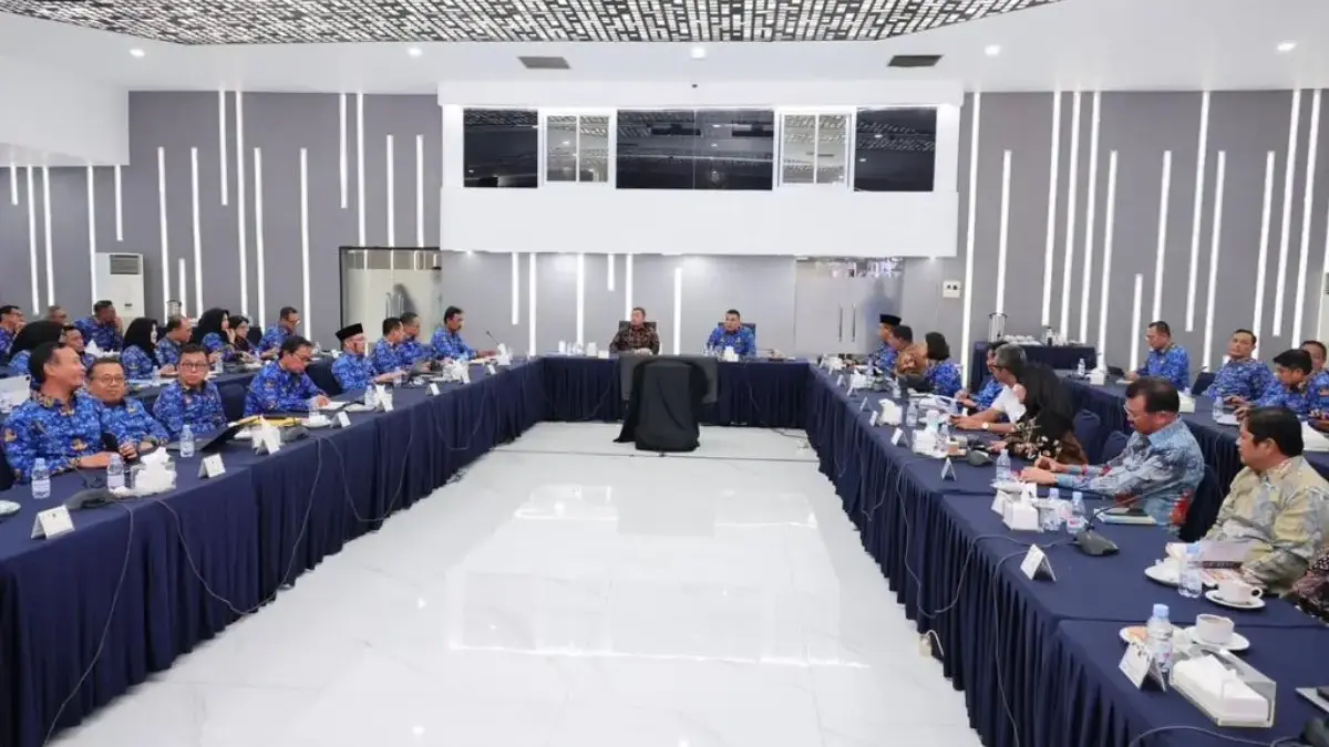 Penyelesaian Berkas Layanan Pertanahan Akhir Tahun, Menteri Nusron Instruksikan Jajaran Masuk di Akhir Pekan