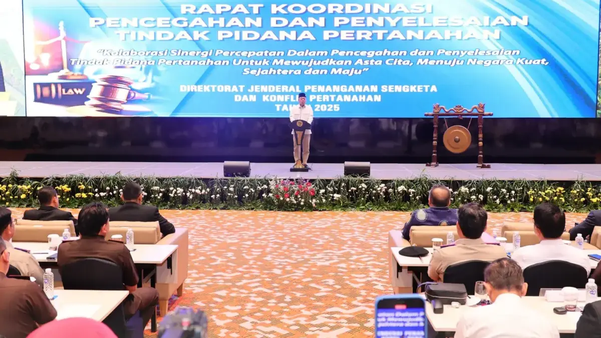 Soroti Metamorfosis Mafia Tanah, Menteri Nusron: Jangan Sampai Terlibat Soroti Metamorfosis Mafia Tanah, Menteri Nusron: Jangan Sampai Terlibat