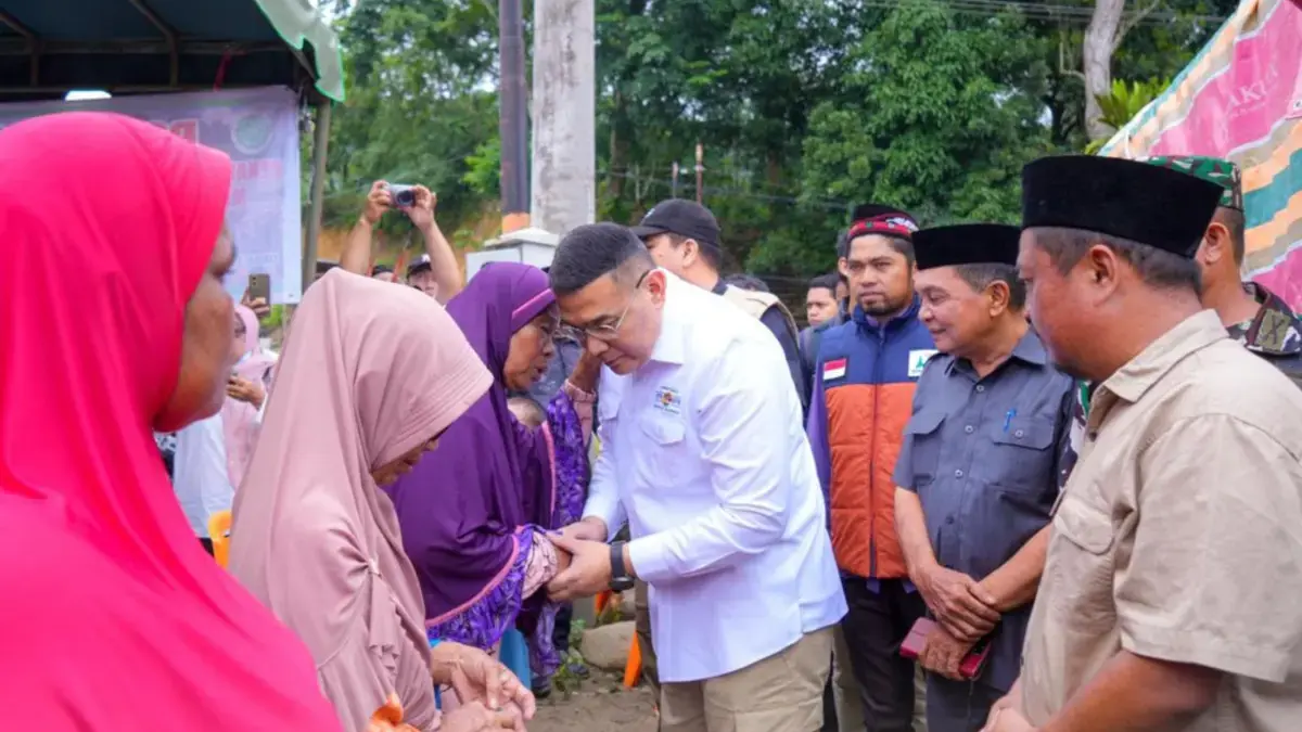 Wamen Ossy Terjun ke Lokasi Bencana Sumut, Serahkan Bantuan dan Dengarkan Cerita Warga Terdampak Wamen Ossy Terjun ke Lokasi Bencana Sumut, Serahkan Bantuan dan Dengarkan Cerita Warga Terdampak