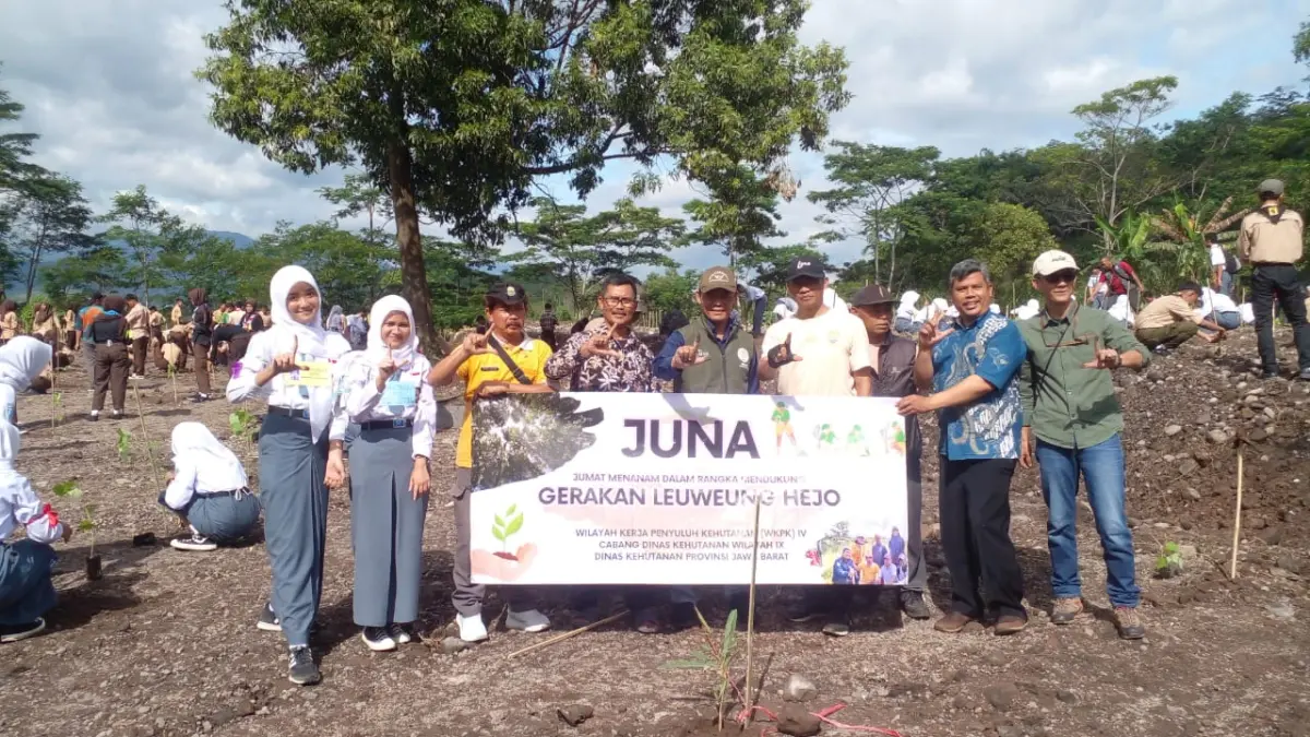 Dinas Kehutanan Gelar Kegiatan Jum\'at Menanam