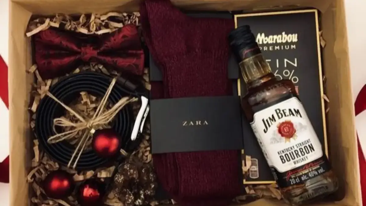 56 Ide Kado Natal Buat Cowok, dari yang Simpel sampai Paling Berkesan