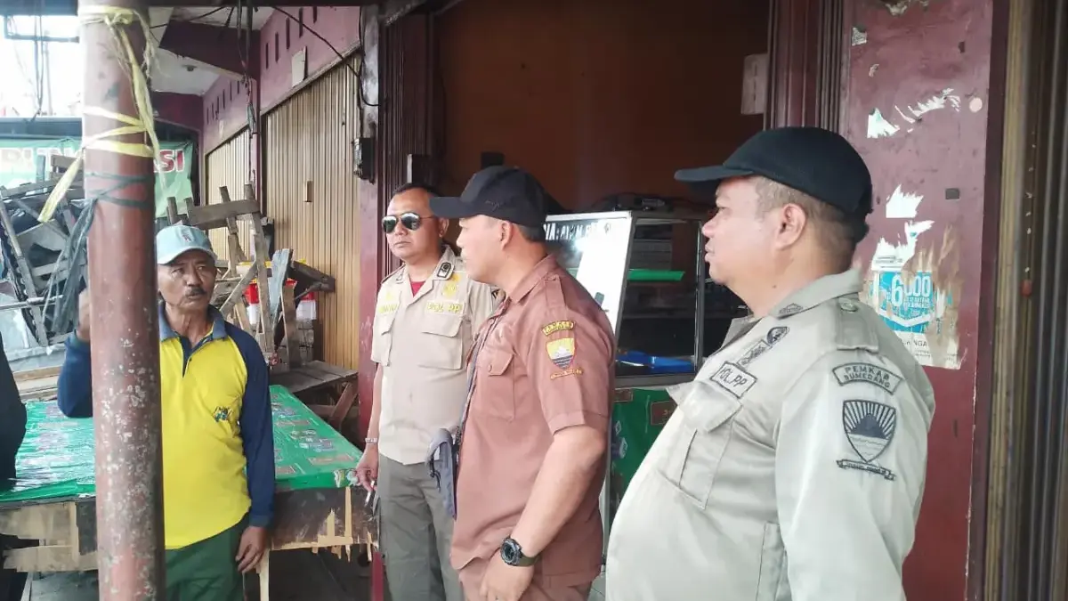 PKL Depan PT Kahatex Ditertibkan Lagi, Trantibum Cimanggung Tekankan Disiplin Waktu Berjualan