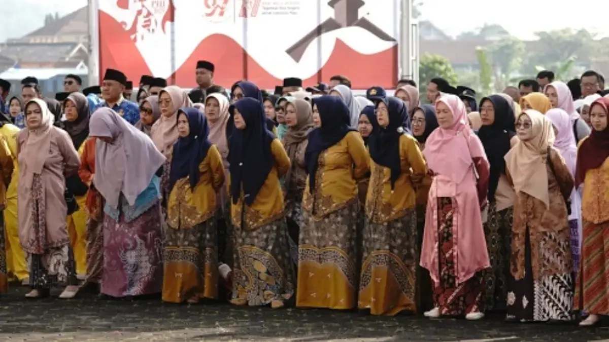 Bupati Sumedang Tegaskan Peran Ibu sebagai Fondasi Pembangunan Daerah Bupati Sumedang Tegaskan Peran Ibu sebagai Fondasi Pembangunan Daerah