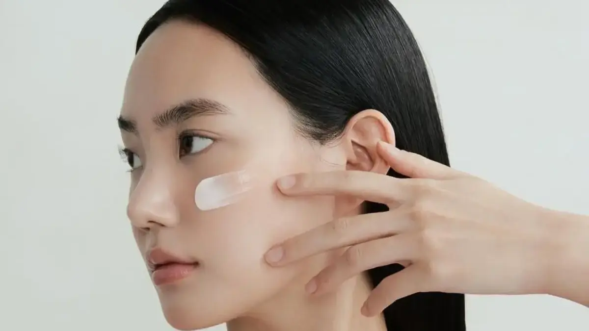 Kulit Kusam & Cepat Tua Karena Blue Light? Begini Cara Melindunginya Kulit Kusam & Cepat Tua Karena Blue Light? Begini Cara Melindunginya