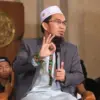 Tegas! Ini Hukum Mengucapkan Selamat Natal Menurut Ustadz Adi Hidayat