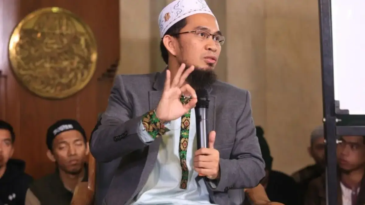 Tegas! Ini Hukum Mengucapkan Selamat Natal Menurut Ustadz Adi Hidayat