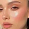 Rahasia Makeup Artist: Glowing Natural Tanpa Highlighter Berlebihan