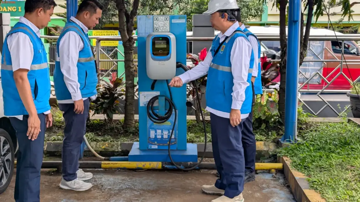 PLN Sumedang Siagakan SPKLU, Dukung Mobilitas Kendaraan Listrik Selama Nataru 2025–2026