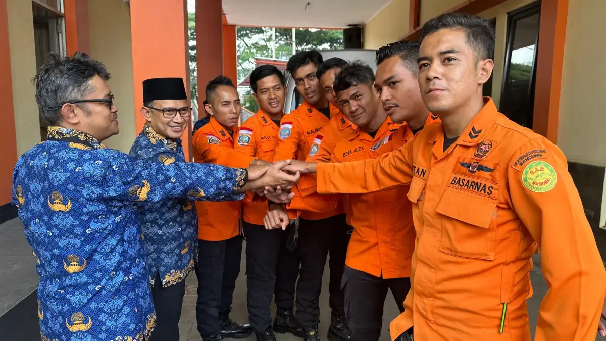 Basarnas Bandung Kirim Tujuh Rescuer ke Sumatera untuk Perkuat Operasi SAR Banjir & Longsor