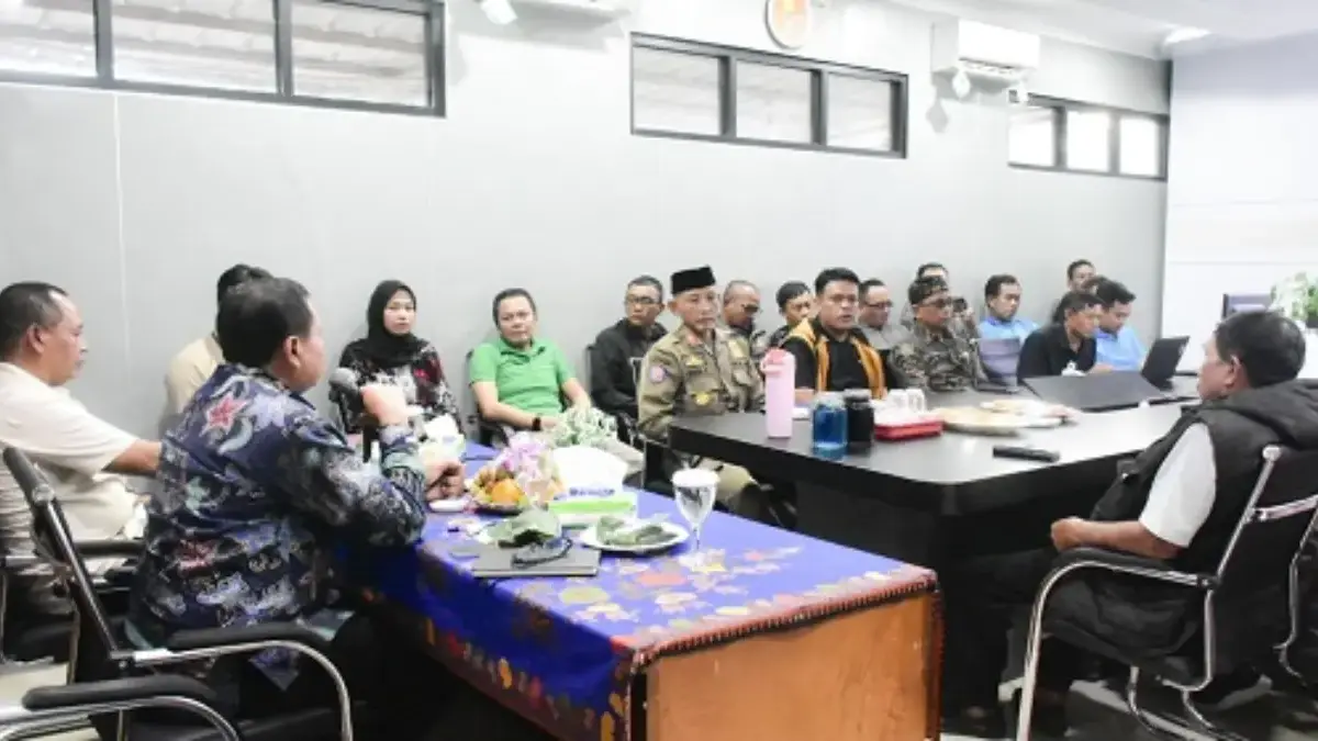 Bupati Tegaskan Kecamatan Jadi Garda Terdepan Pelayanan Publik di Sumedang Bupati Tegaskan Kecamatan Jadi Garda Terdepan Pelayanan Publik di Sumedang