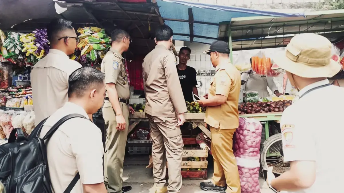 PKL Kahatex Siap Bongkar Lapak Mandiri Demi Atur Lalin Cimanggung Lebih Lancar PKL Kahatex Siap Bongkar Lapak Mandiri Demi Atur Lalin Cimanggung Lebih Lancar