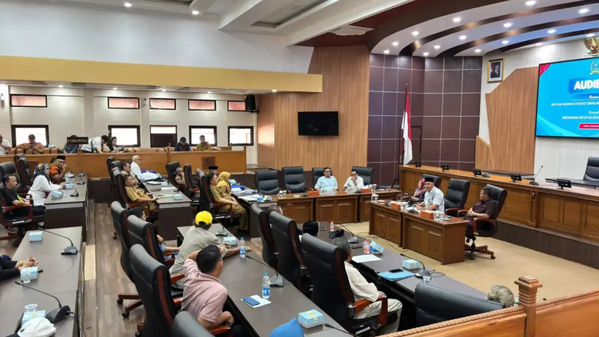 Revitalisasi yang Terhenti di Tengah Pasar Cimalaka: Ketika DPRD Sumedang Memilih Mufakat di Atas Pembangunan Revitalisasi yang Terhenti di Tengah Pasar: Ketika DPRD Sumedang Memilih Mufakat di Atas Pembangunan