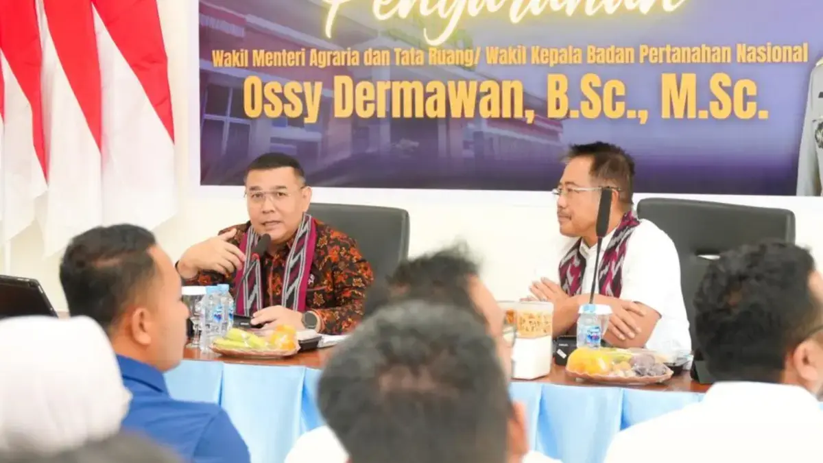 Wamen Ossy Pesan ke Jajaran Kantah Mempawah, Tingkatkan Layanan Masyarakat Pesan Wamen Ossy ke Jajaran Kantor Pertanahan Kabupaten Mempawah: Tingkatkan Layanan Sesuai Kebutuhan Masyarak