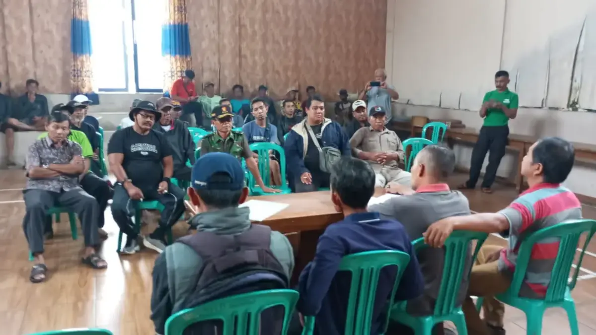 Tolak pembangunan Koperasi Merah Putih