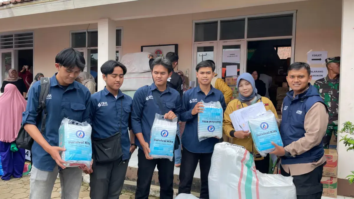 BRI Melalui YBM BRILiaN Salurkan Bantuan bagi Penyintas Longsor di Cisarua, Bandung Barat