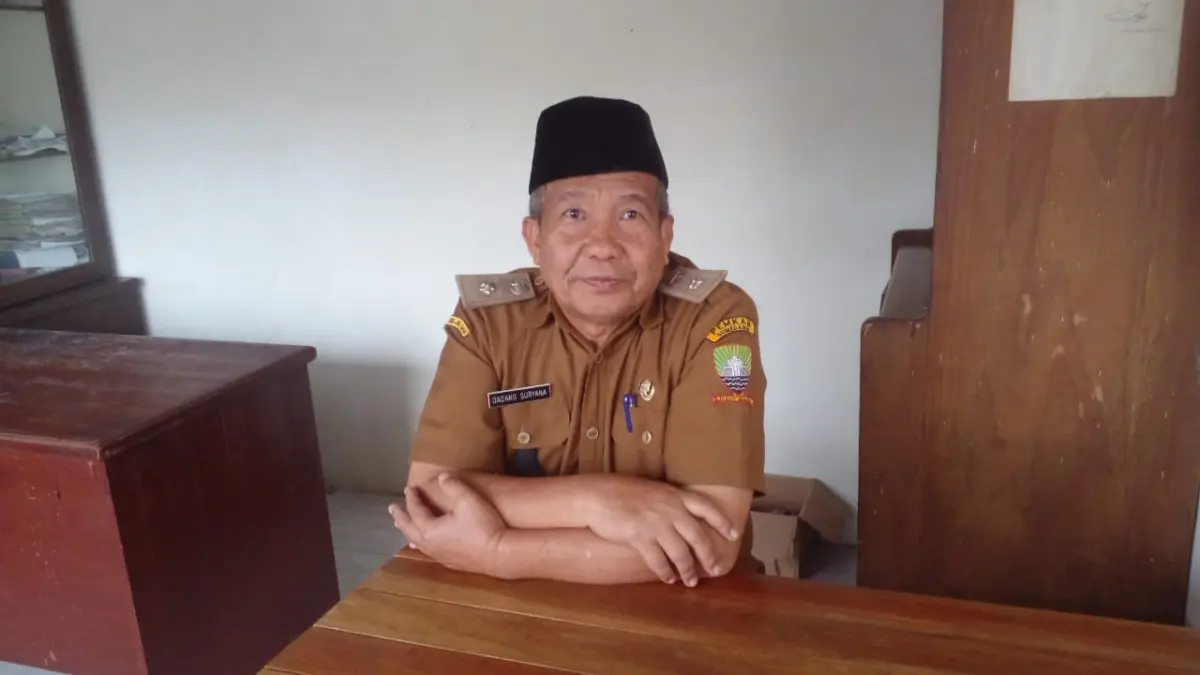Kepala Desa Cimalaka, Dadang Suryana
