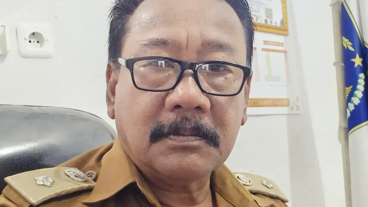 Caption : Ketua DPK Apdesi Kecamatan Cimalaka, Sumpena BA.,angkat bicara .