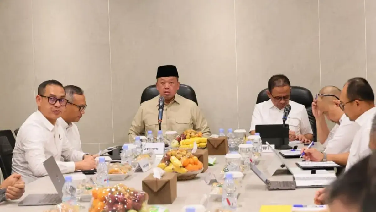 Tindak Lanjut Penyelesaian Berkas Layanan Pertanahan,Menteri Nusron Minta Jajarannya Selesaikan Secara Terukur Tindak Lanjut Penyelesaian Berkas Layanan Pertanahan Menteri Nusron Minta Jajarannya Selesaikan Secara Terukur