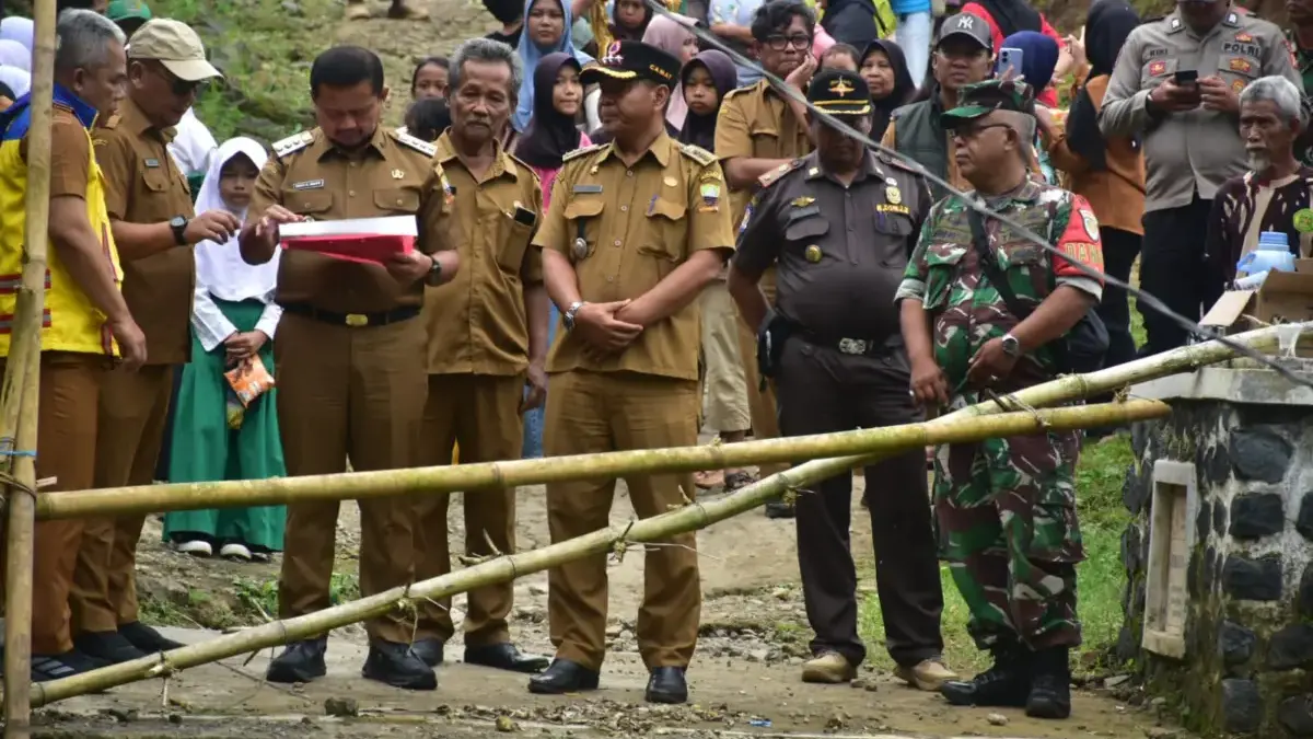 Jalan Nangerang–Gunung Lingga Diperbaiki, Pemda Sumedang Siapkan Anggaran Rp1,6 Miliar Jalan Nangerang–Gunung Lingga Diperbaiki, Pemda Sumedang Siapkan Anggaran Rp1,6 Miliar