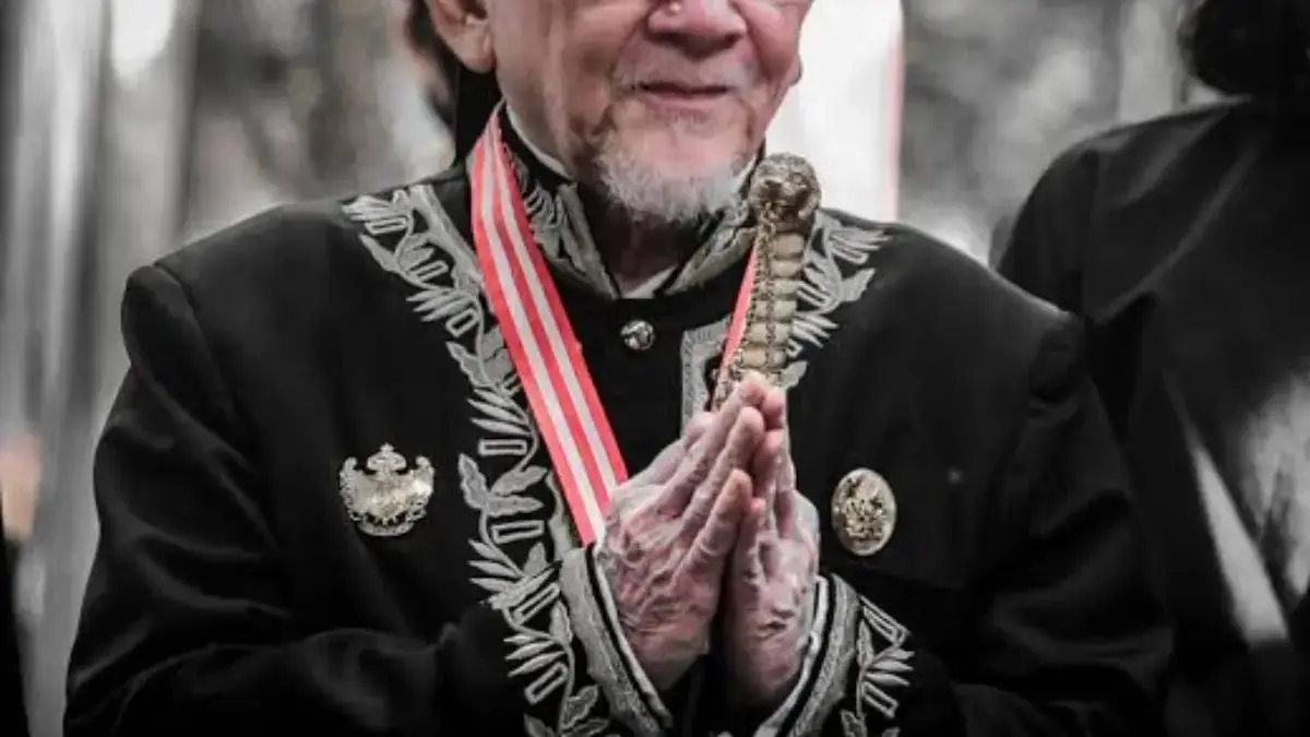 Raja Karaton Sumedang Larang, H.R.I. Lukman Soemadisoeria.