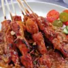Sate Ayam Mas Fathur Tanjungkerta, Murah Meriah Tapi Rasanya Bikin Nagih!