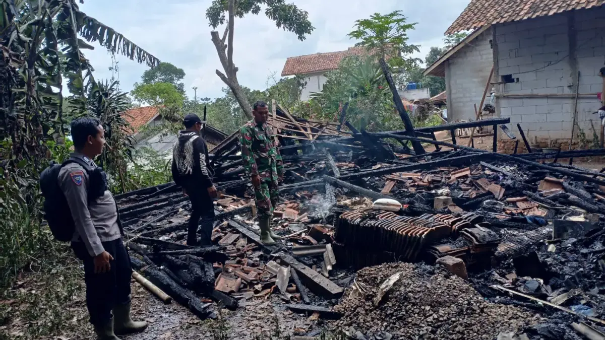 Kebakaran Hebat di Pasirnanjung, Rumah Panggung Ludes Akibat Korsleting Listrik
