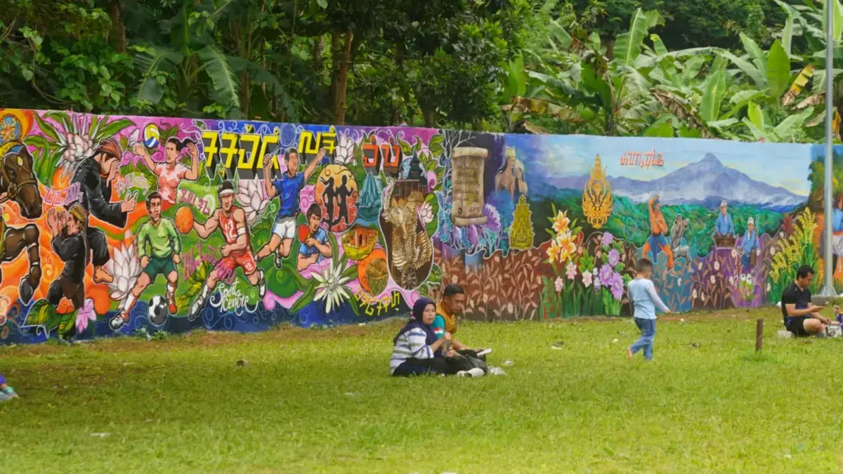 Dinding Sport Center Tadjimalela Disulap Jadi Galeri Seni Mural