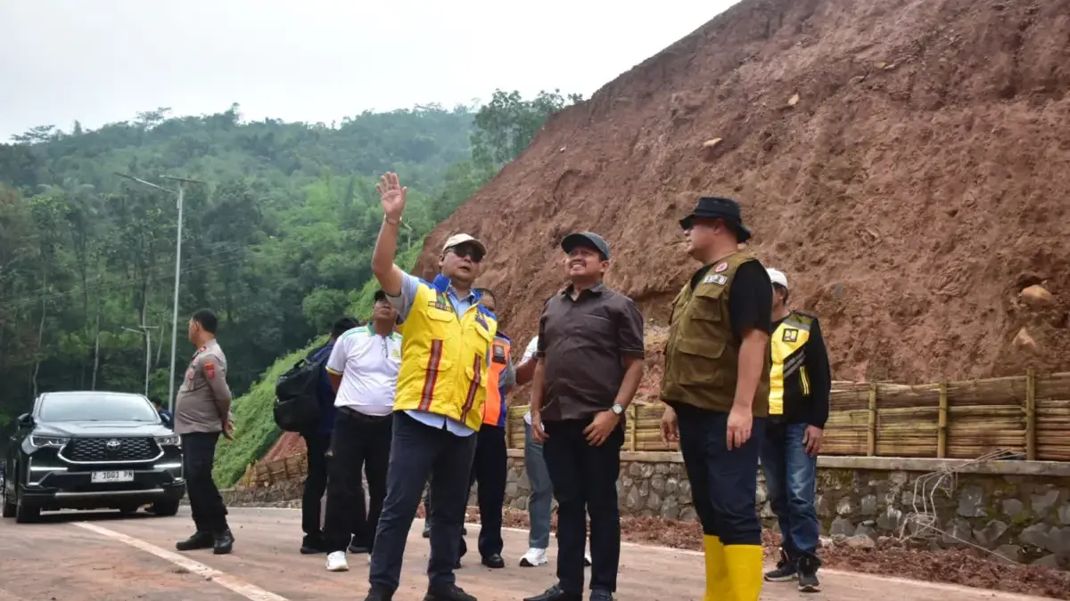 Akses Jalan Lingkar Utara Jatigede Ditutup Sementara, Pemkab Sumedang Utamakan Keselamatan Warga Akses Jalan Lingkar Utara Jatigede Ditutup Sementara, Pemkab Sumedang Utamakan Keselamatan Warga