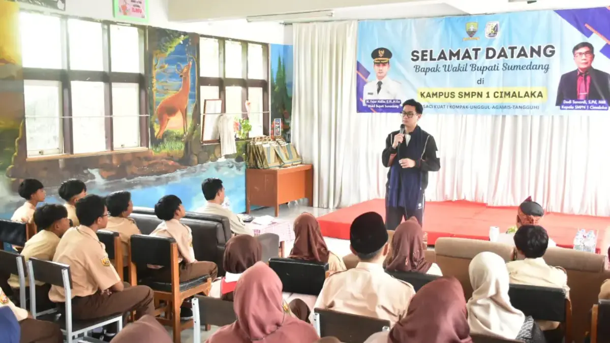 Ratusan Bantuan Pendidikan Disalurkan, Pemkab Sumedang Semangati Pelajar Raih Masa Depan