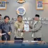 Mentri Nusron Serahkan Persub RTRW kepada Gubernur Sulawesi Utara, Minta RTRW Provinsi Jadi Acuan Kabupaten