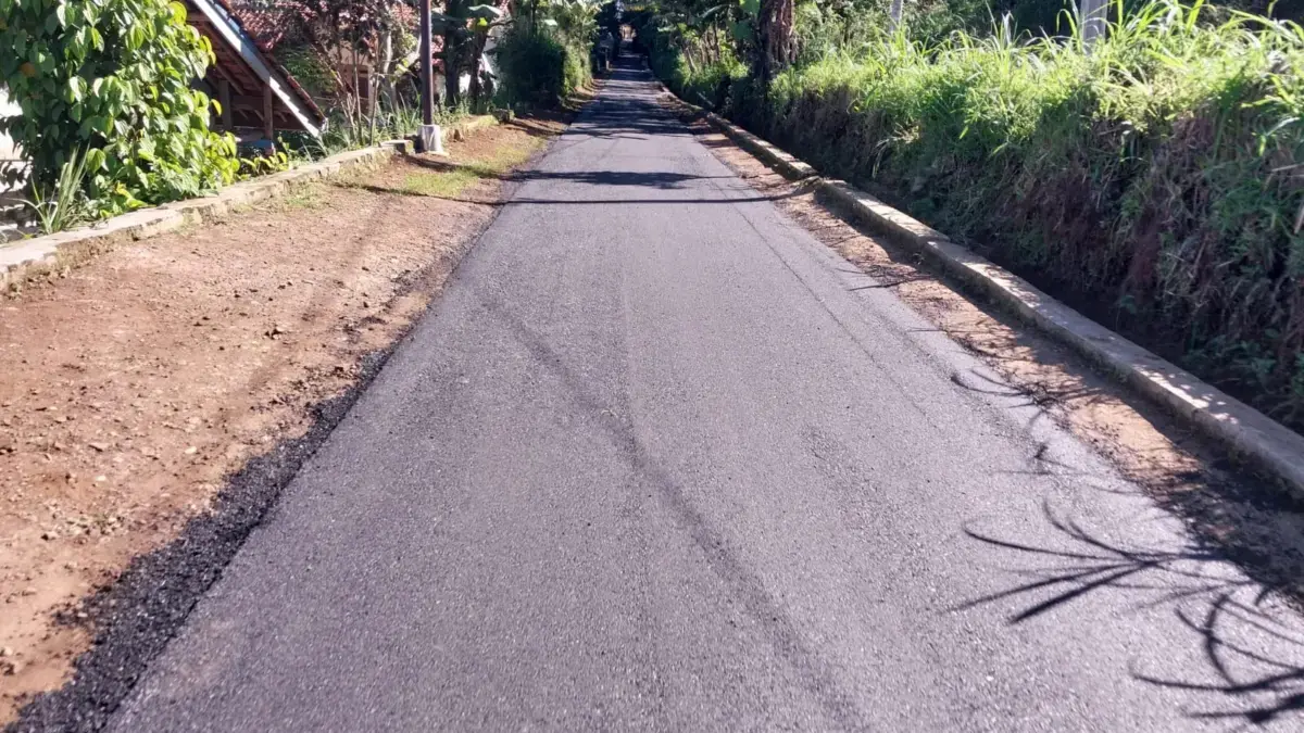 Jalan Desa Jadi Sorotan, Kades Mekarbakti Tegaskan Komitmen Perbaikan Jalan Desa Jadi Sorotan, Kades Mekarbakti Tegaskan Komitmen Perbaikan
