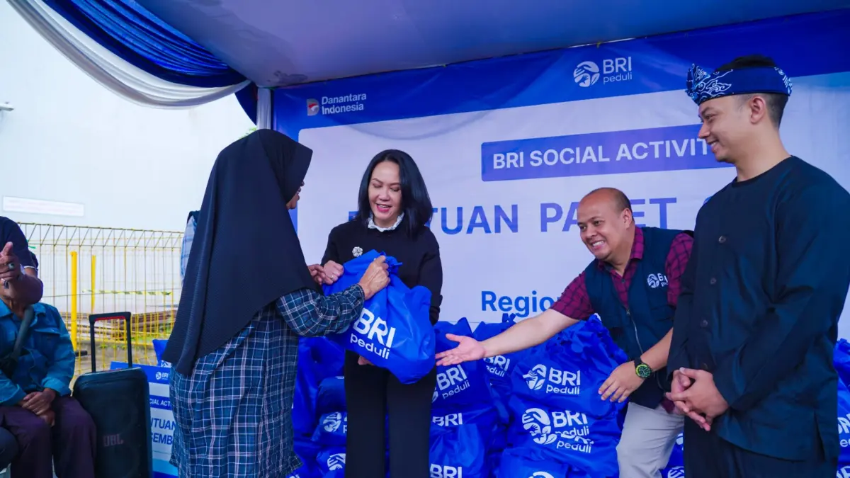 BRI Region 9 Salurkan Bantuan Sembako di Kelurahan Braga, Lengkapi Rangkaian Social Activity HUT ke-130 BRI BRI Region 9 Salurkan Bantuan Sembako di Kelurahan Braga, Lengkapi Rangkaian Social Activity HUT ke-130 BRI