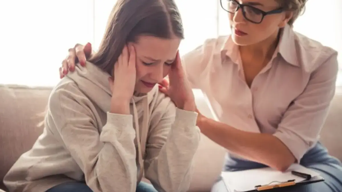 Bikin Orang Nyaman Curhat! Ini 5 Tips Mudah Menjadi Pendengar yang Baik