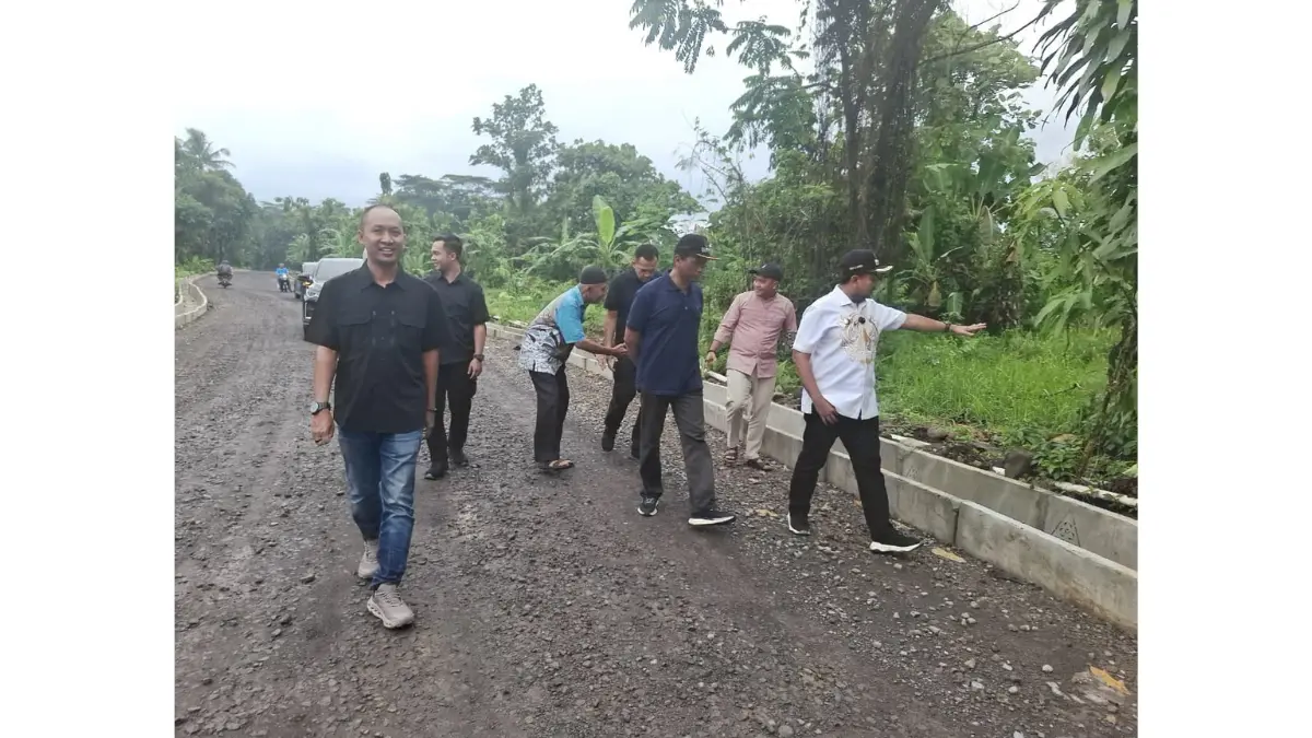 Perbaikan Jalan Burujul Sanca Masuk Tahap Hotmix