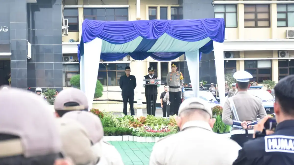 Bupati Dony Pimpin Apel Gelar Pasukan Operasi Ketupat 2026, Pastikan Mudik di Sumedang Aman dan Lancar Bupati Dony Pimpin Apel Gelar Pasukan Operasi Ketupat 2026, Pastikan Mudik di Sumedang Aman dan Lancar