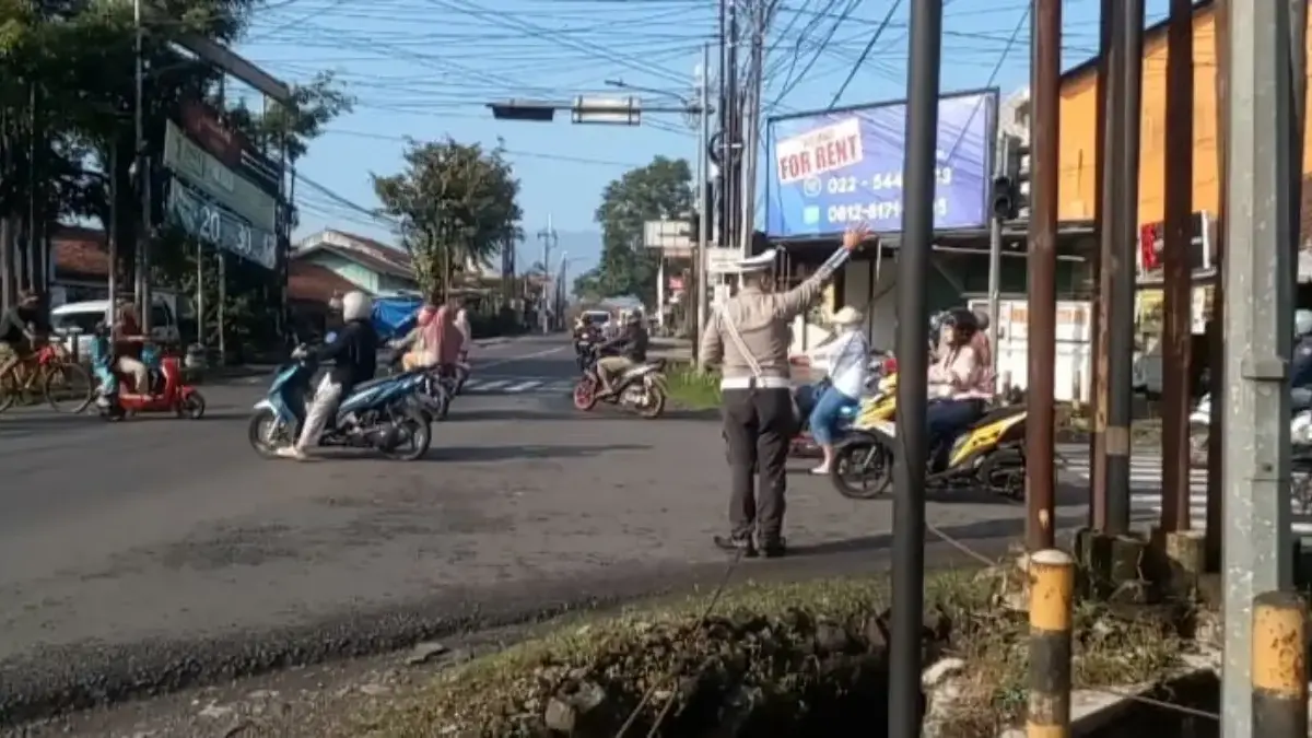 Polisi Atur Lalu-Lintas di Jalur Mudik Lebaran