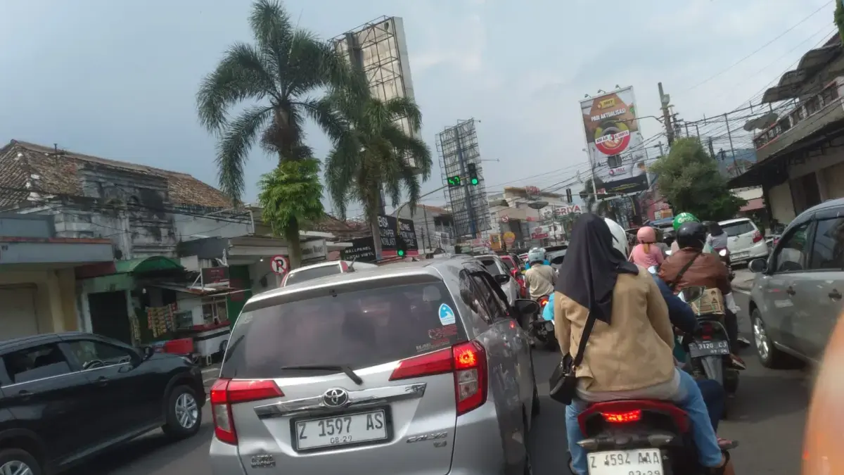 H-2 Menjelang Lebaran Jalur Taman Endog Griya Macet Total