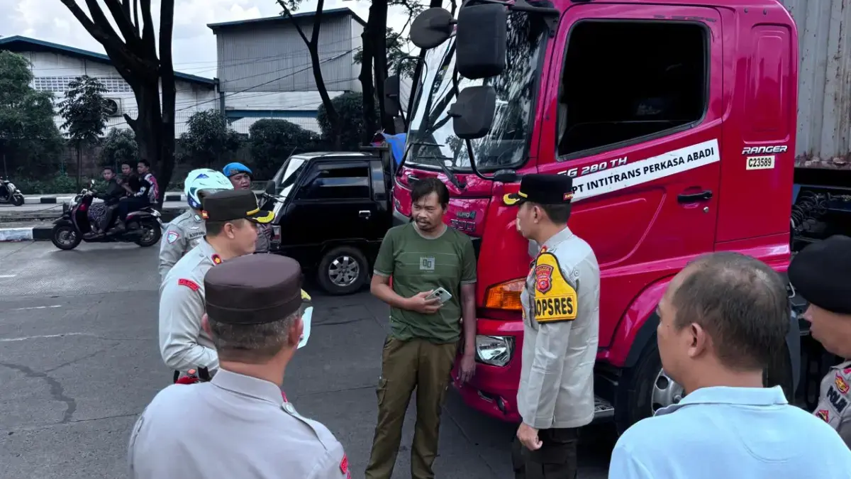 Penyekatan Truk Sumbu 3 di Sumedang, Sumbu 3 di Sumedang Terjaring Operasi Ketupat Lodaya Penyekatan Truk Sumbu 3 di Sumedang, 85 Kendaraan Terjaring Operasi Ketupat Lodaya