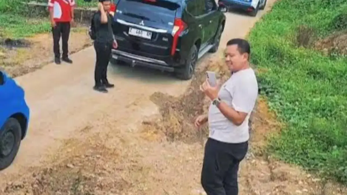 Jalan Bendungan Sadawarna