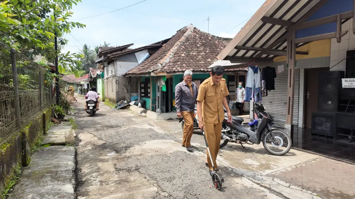 Pemdes Padasuka Fokus Pada Perbaikan Jalan Desa