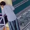 Viral Pura-pura Salat, Pria di Jember Terekam CCTV Curi Kotak Amal Masjid
