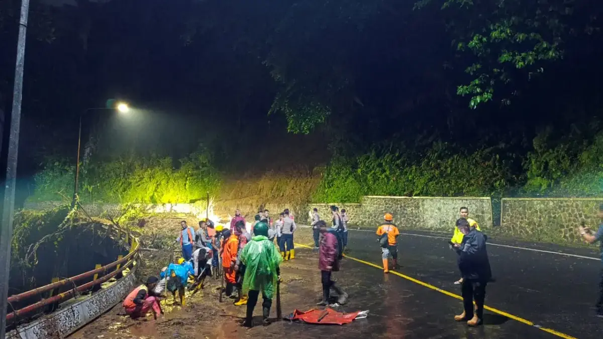 Jalur Cadas Pangeran kembali menjadi sorotan menyusul tingginya potensi bencana yang kerap terjadi setiap tahu