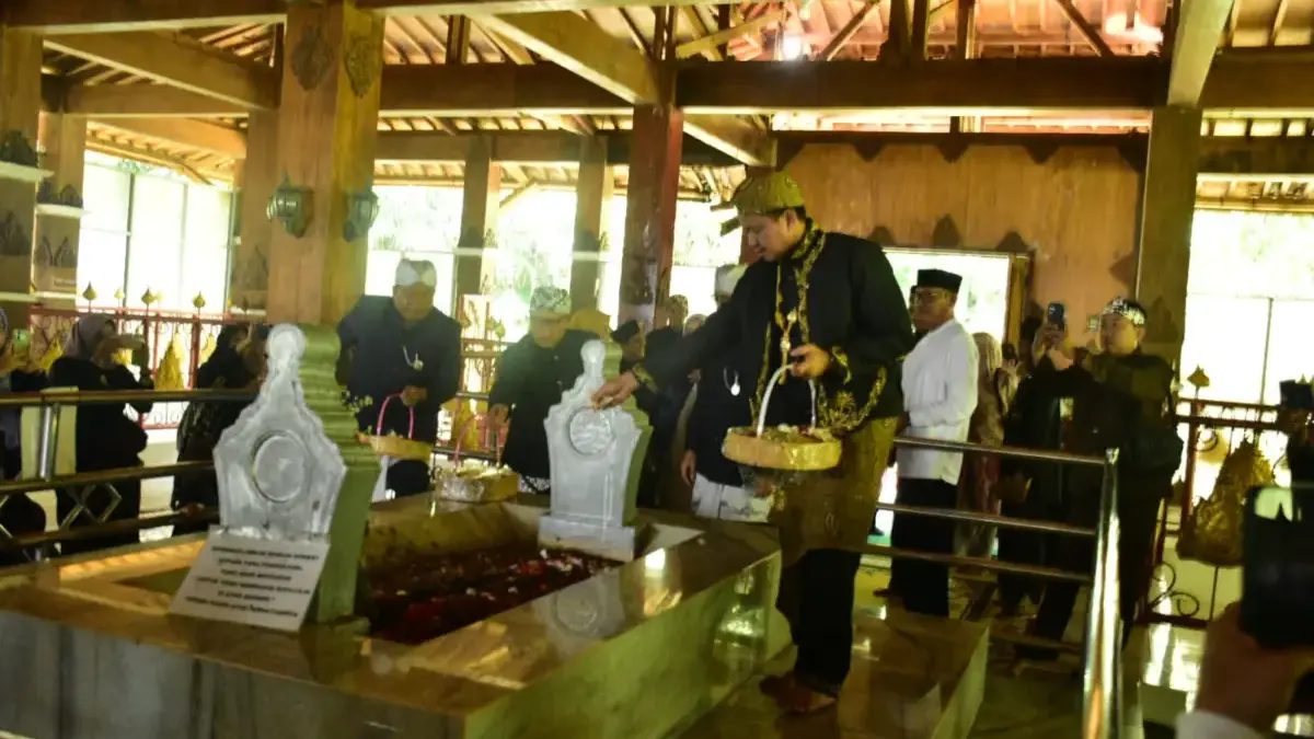 Bupati Dony Ziarah Ke Makam Raja Sumedanglarang