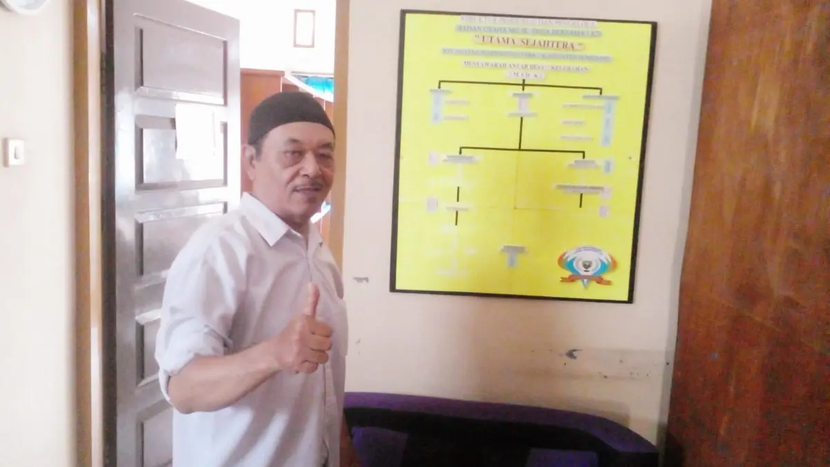 Direktur Bumdesma Utama Sejahtera LKD Sumedang Utara Warsana Rahayu saat menyampaikan capaian target pendapata