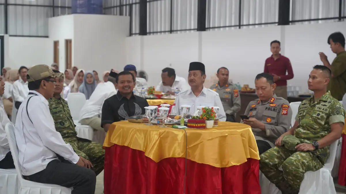 Genjot Koperasi Merah Putih, Bupati Dony: Kami Targetkan 140 KDKMP Beroperasi Genjot Koperasi Merah Putih, Bupati Dony: Kami Targetkan 140 KDKMP Beroperasi