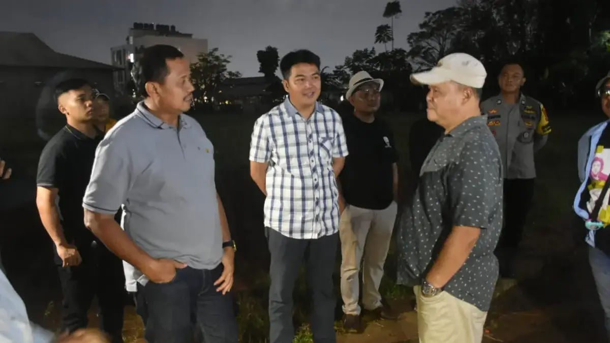 Lapang Bola Desa Cikeruh Bakal Dibangun Joging Trek, Dony: Ini Harus Jadi Tempat Nyaman Bagi Masyarakat Lapang Bola Desa Cikeruh Bakal Dibangun Joging Trek, Dony: Ini Harus Jadi Tempat Nyaman Bagi Masyarakat