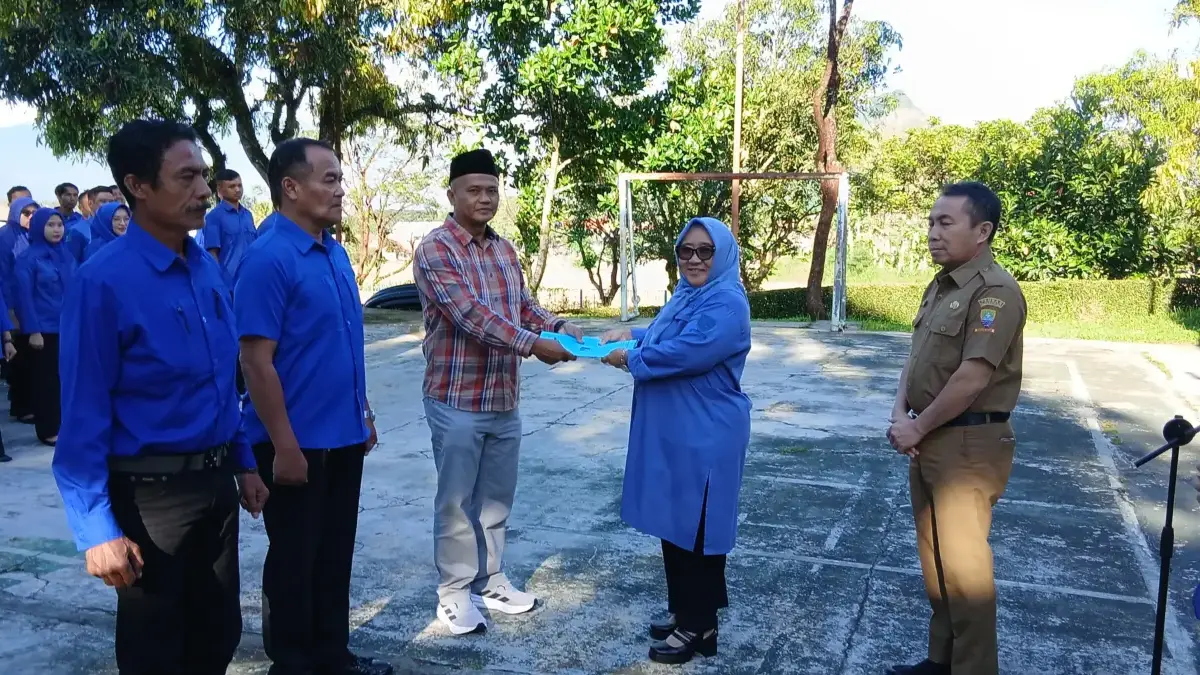 Pelepasan Purnabakti Heri Suryana, 34 Tahun Mengabdi untuk Perumda Tirta Medal Pelepasan Purnabakti Heri Suryana, 34 Tahun Mengabdi untuk Perumda Tirta Medal