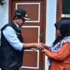 Penyintas Longsor Cisalak Dapat Rumah Baru