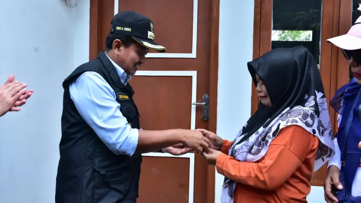 Penyintas Longsor Cisalak Dapat Rumah Baru Penyintas Longsor Cisalak Dapat Rumah Baru